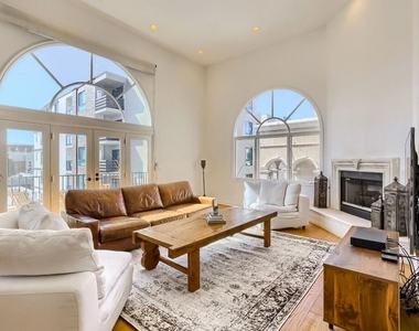 435 Arnaz Drive - Photo Thumbnail 5
