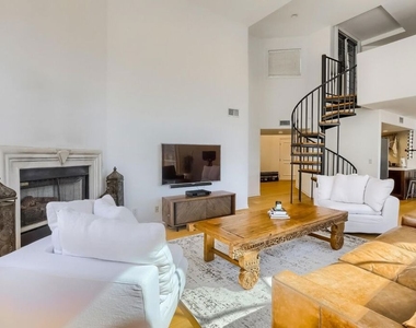 435 Arnaz Drive - Photo Thumbnail 9