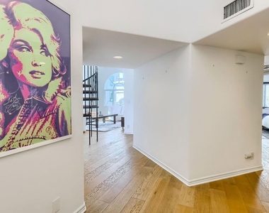 435 Arnaz Drive - Photo Thumbnail 4