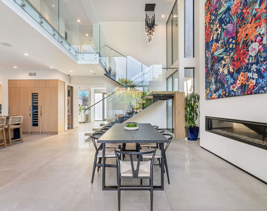 200 N Doheny Drive - Photo Thumbnail 47