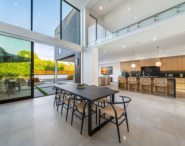 200 N Doheny Drive - Photo Thumbnail 50