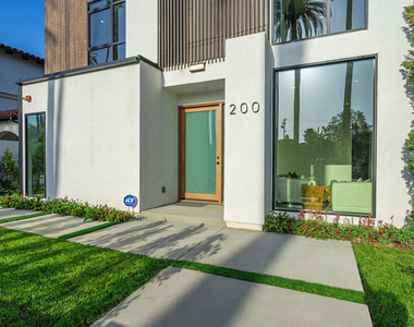 200 N Doheny Drive - Photo Thumbnail 17