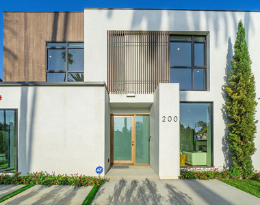 200 N Doheny Drive - Photo Thumbnail 19