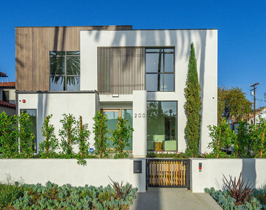 200 N Doheny Drive - Photo Thumbnail 14