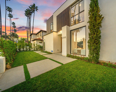 200 N Doheny Drive - Photo Thumbnail 2