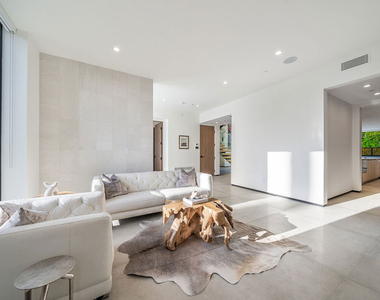 200 N Doheny Drive - Photo Thumbnail 26