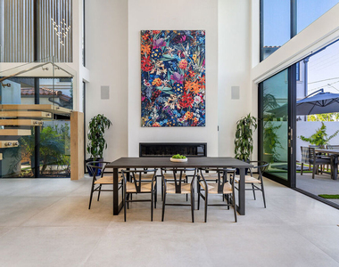 200 N Doheny Drive - Photo Thumbnail 36