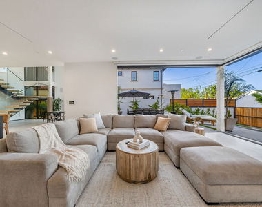 200 N Doheny Drive - Photo Thumbnail 42
