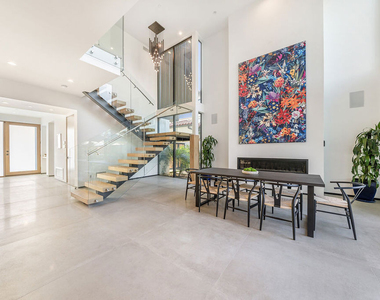 200 N Doheny Drive - Photo Thumbnail 37