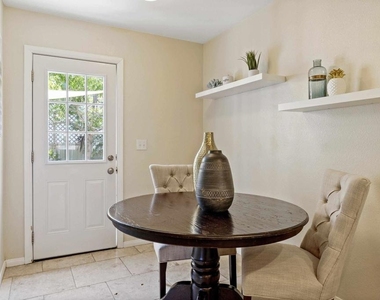 2333 Howard Ave - Photo Thumbnail 8