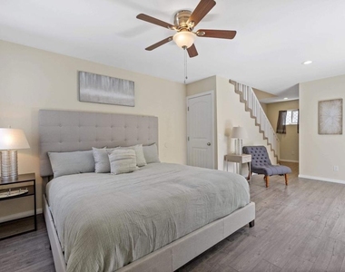 2333 Howard Ave - Photo Thumbnail 9