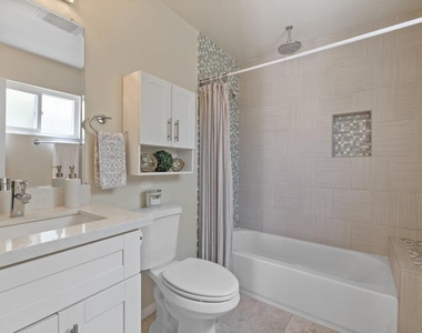 2333 Howard Ave - Photo Thumbnail 12