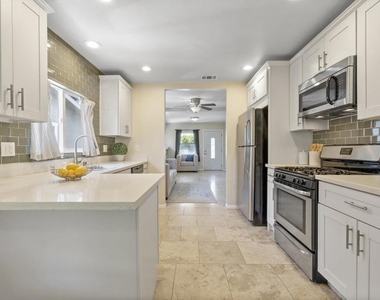 2333 Howard Ave - Photo Thumbnail 26