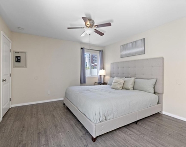 2333 Howard Ave - Photo Thumbnail 10