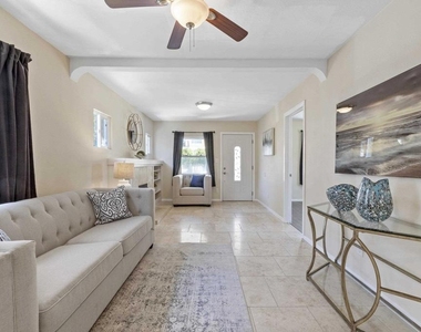 2333 Howard Ave - Photo Thumbnail 4