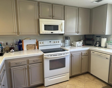 291 Serena Drive - Photo Thumbnail 8