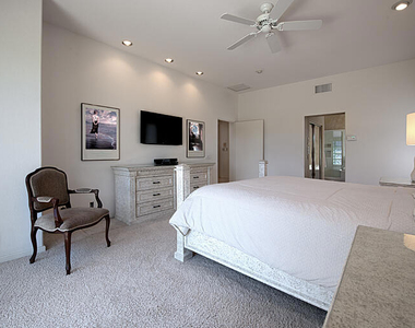 379 Tomahawk Drive - Photo Thumbnail 9