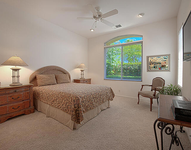 379 Tomahawk Drive - Photo Thumbnail 12