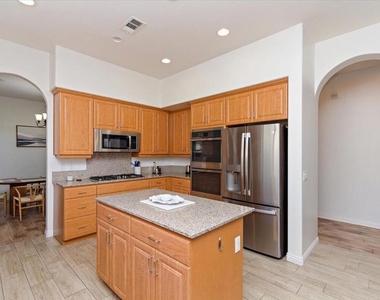 39561 Picasso Court - Photo Thumbnail 11