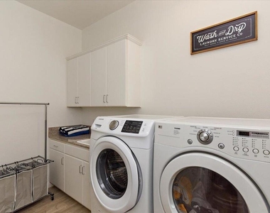 39561 Picasso Court - Photo Thumbnail 24