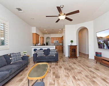 39561 Picasso Court - Photo Thumbnail 8