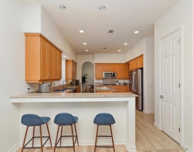 39561 Picasso Court - Photo Thumbnail 9