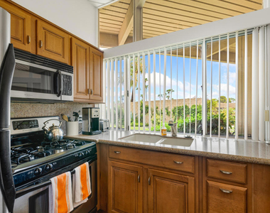 142 Sandpiper Street - Photo Thumbnail 16
