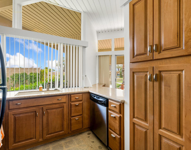 142 Sandpiper Street - Photo Thumbnail 15