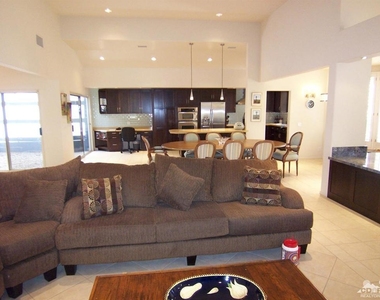 195 Desert Lakes Drive - Photo Thumbnail 3