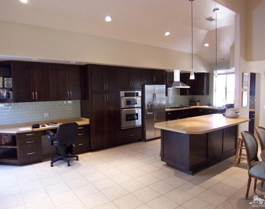 195 Desert Lakes Drive - Photo Thumbnail 8