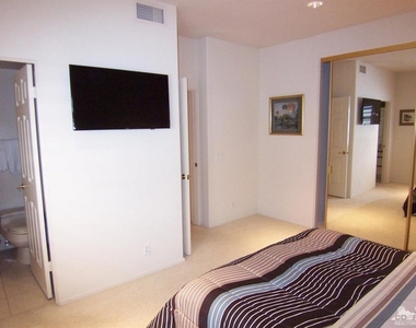 195 Desert Lakes Drive - Photo Thumbnail 16