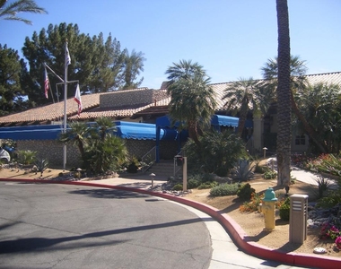 195 Desert Lakes Drive - Photo Thumbnail 24