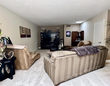 126 Castellana W - Photo Thumbnail 9