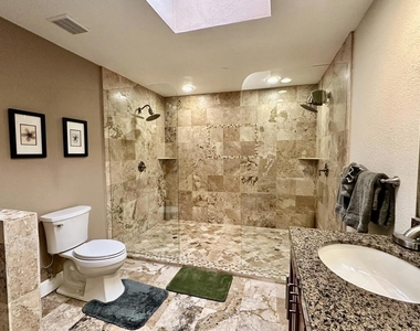 126 Castellana W - Photo Thumbnail 13