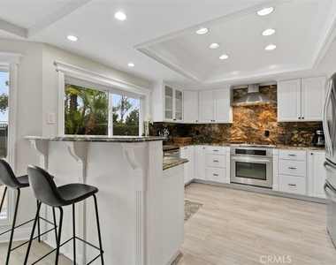 28682 Breckenridge Drive - Photo Thumbnail 11