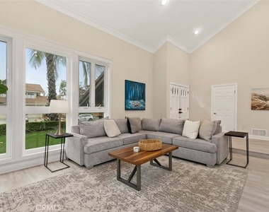 28682 Breckenridge Drive - Photo Thumbnail 5