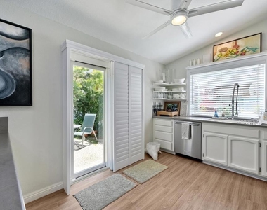 3730 Via Del Rancho - Photo Thumbnail 10