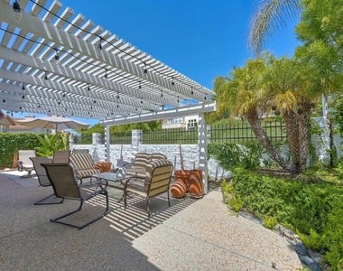 3730 Via Del Rancho - Photo Thumbnail 19