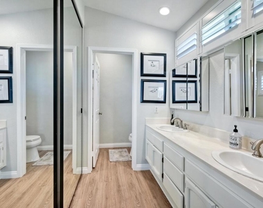 3730 Via Del Rancho - Photo Thumbnail 15