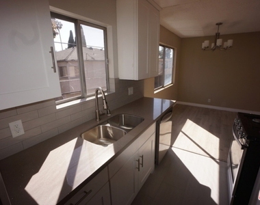 1538 Stanford Street - Photo Thumbnail 8