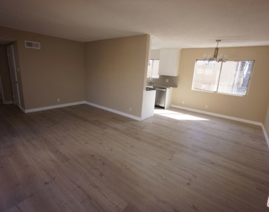 1538 Stanford Street - Photo Thumbnail 4