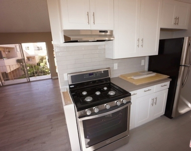 1538 Stanford Street - Photo Thumbnail 32