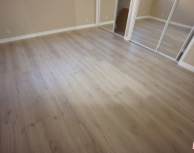 1538 Stanford Street - Photo Thumbnail 6