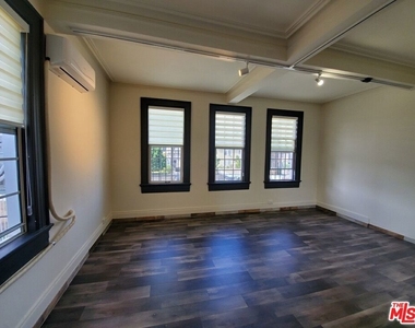 1214 S Norton Avenue - Photo Thumbnail 6