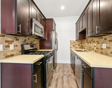 7223 Willoughby Avenue - Photo Thumbnail 8
