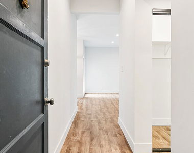 7223 Willoughby Avenue - Photo Thumbnail 1