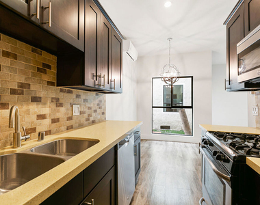 7223 Willoughby Avenue - Photo Thumbnail 9