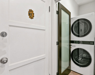7223 Willoughby Avenue - Photo Thumbnail 2