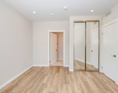 842 11th Street - Photo Thumbnail 18