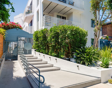 842 11th Street - Photo Thumbnail 12
